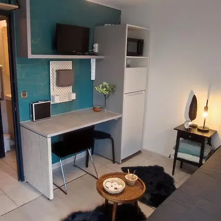 Michelet Climatise Avec Balcon Et Parking Ferme *