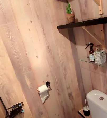 Michelet Climatise Avec Balcon Et Parking Ferme *