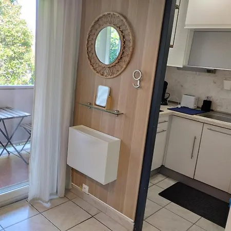 Michelet Climatise Avec Balcon Et Parking Ferme *