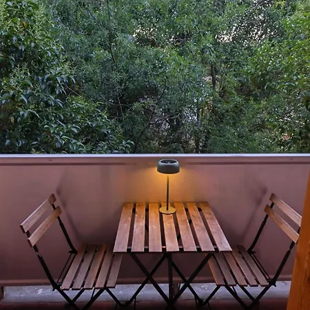 Michelet Climatise Avec Balcon Et Parking Ferme