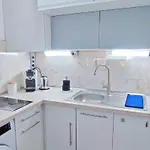 Michelet Climatise Avec Balcon Et Parking Ferme Apartmán *