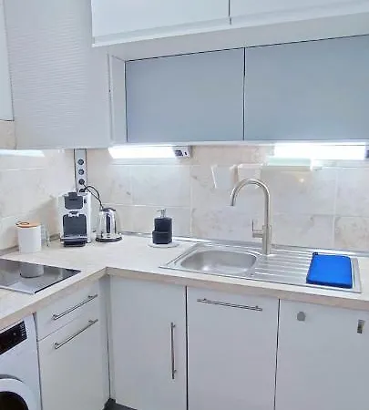 Michelet Climatise Avec Balcon Et Parking Ferme Apartmán *